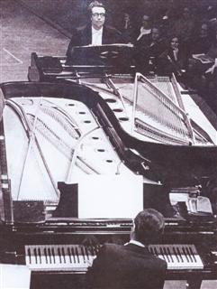 João Carlos e José Eduardo. Teatro São Pedro, 1968, pág. 71. Clique para ampliar.