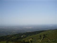 Uma visão do alto da serra de Monchique. Foto J.E.M. Clique para ampliar.