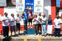 Corrida de São Silvério. Bragança Paulista. 20/12/09. À minha direita o Prefeito da cidade João Afonso Sólis (Jango). De camisa verde, o vice-prefeito Luiz Gonzaga Pires Mathias. Foto: Divisão de Imprensa da Prefeitura do Município de Bragança Paulista. Clique para ampliar.