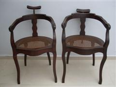Cadeiras de Barbeiro. Século XIX. Clique para ampliar.