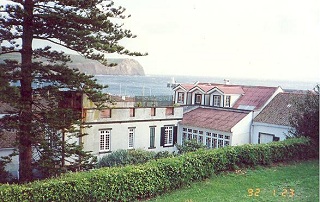 Horta, capital do Faial. Arquipélago dos Açores. Panorâmica da cidade. Foto J.E.M. 1992. Clique para ampliar.