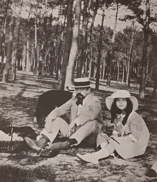 Debussy e sua filha Chouchou. Arcachon, 1916. Clique para ampliar.